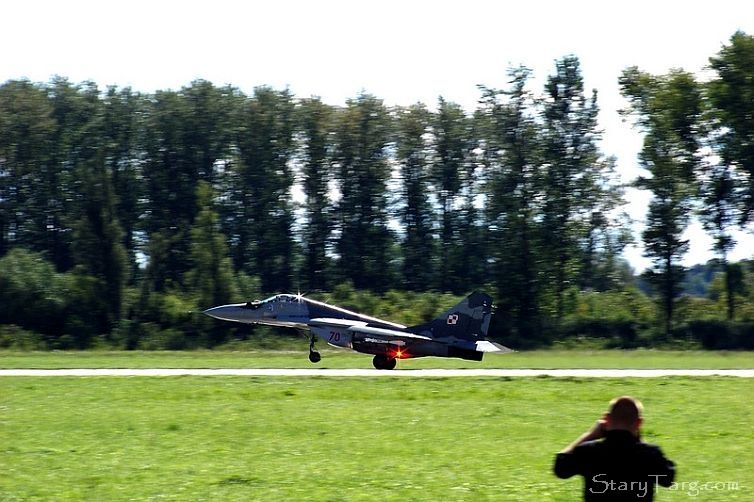 L±dowanie MiG-a29 EPMB  - uzbrojona para dy¿urna